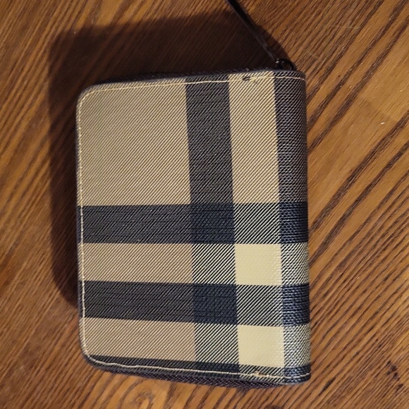 Burberry Low start - Picture 3 of 6